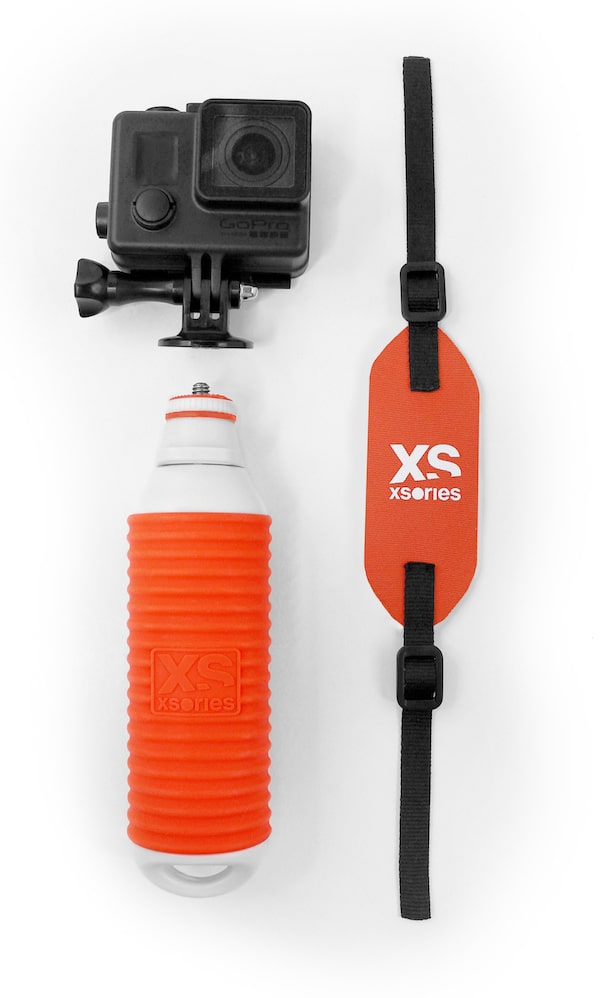 This floatable handle has been designed for action camera such GoPo black or DJI Oslo Action. We designed this handle product to never lose your action camera ever again. We distend this product with a plastic body and a silicone cover has a handle. We also made a neoprene handle to secure the pole in your hand. the colour is bright orange and white to spot easily the handle in your environment. We separated the different parts of the design to see clearly all the components