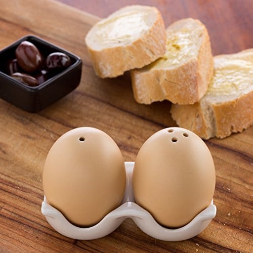 packaging salt and pepper egg shape on dinning table